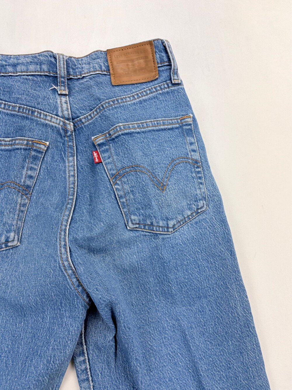 Levi's Ribcage Straight Jeans Size 26 High Rise Multi-Button - Picture 12 of 13